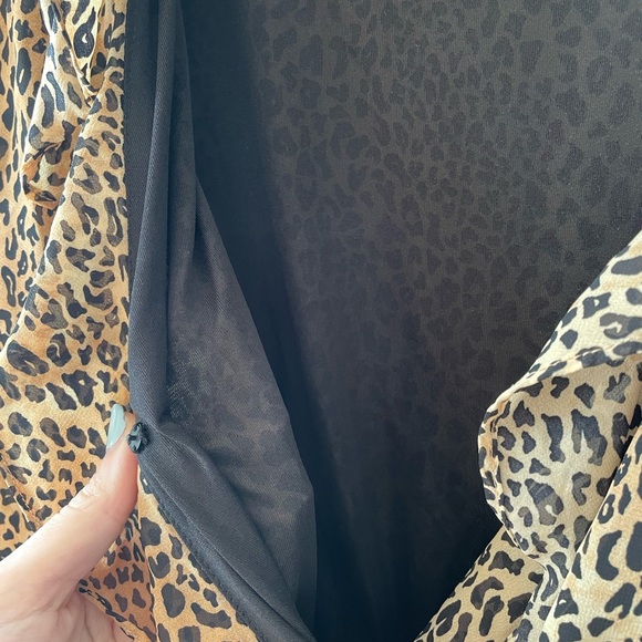 leopard long sleeve flowy dress - Picture 8 of 9